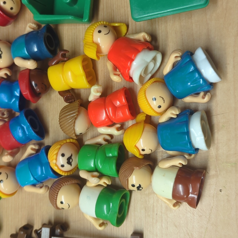 vintage 1980s Playskool Li'l Playmates shelcore huge 38pc toy lot - Picture 12 of 15